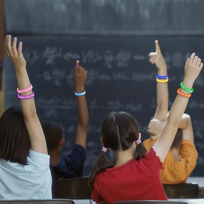 QEERBSIN Motivational Quote Bracelets- 20 Pcs Silicone Bracelets bulk Inspirational Wristbands-Stretch Unisex Wristbands for Student Graduation Gift from Teacher for Kids Children