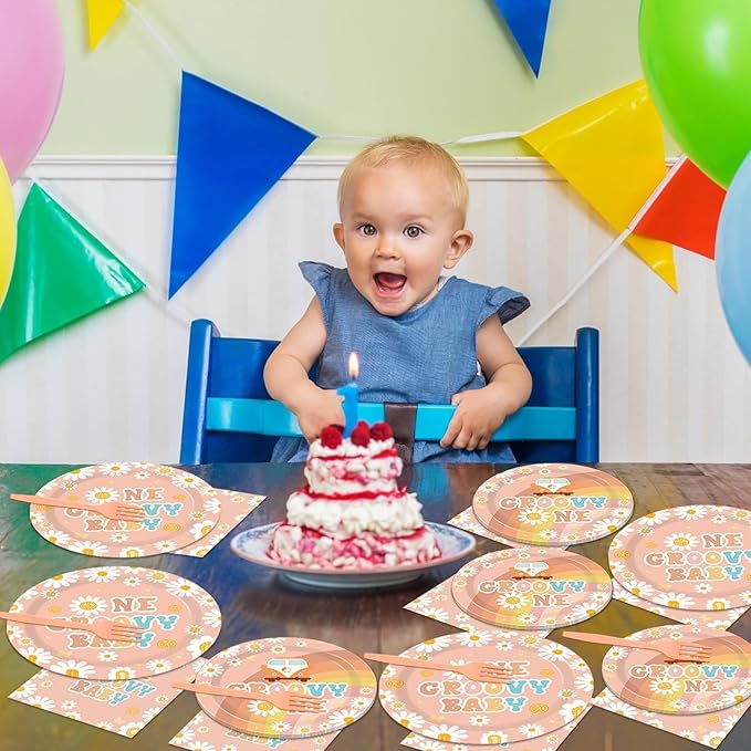 96PCS One Groovy Birthday Party Decorations Groovy One Party Paper Plates Napkins for Girls Daisy Flower Hippie 1st Tableware for Newborn Retro Boho Baby Shower Party Decor Supplies