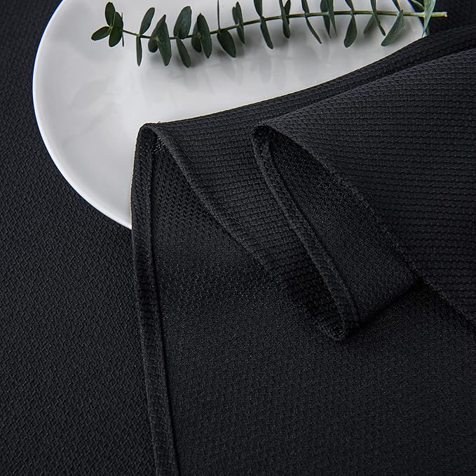 maxmill Round Textured Tablecloth Spill-Proof Wrinkle Free Soft Jacquard Table Cloth for Circular Table Cover, for Dining Room Buffet Banquet Parties Holiday Dinner, 70 Inch Black