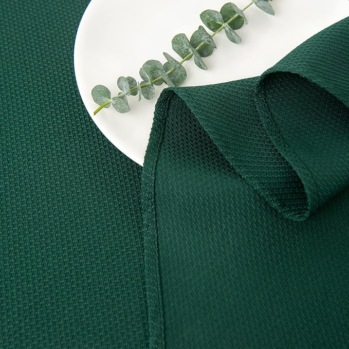 maxmill Round Textured Tablecloth Spill-Proof Wrinkle Free Soft Jacquard Table Cloth for Circular Table Cover, for Dining Room Buffet Banquet Parties Holiday Dinner, 70 Inch Hunter Green