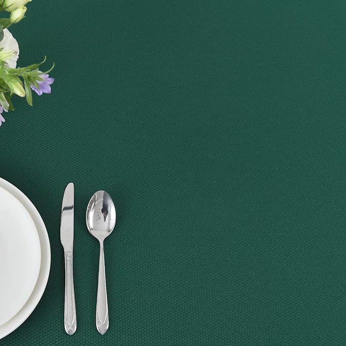 maxmill Round Textured Tablecloth Spill-Proof Wrinkle Free Soft Jacquard Table Cloth for Circular Table Cover, for Dining Room Buffet Banquet Parties Holiday Dinner, 70 Inch Hunter Green